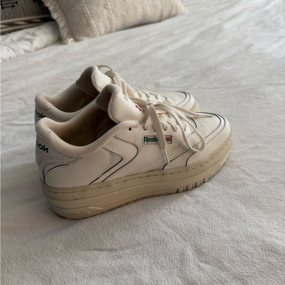 Platform Reebok size 8 - Picture 4 of 5